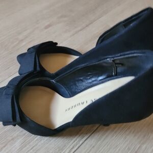Chinese Laundry Black Pointed-toe Bow Heels